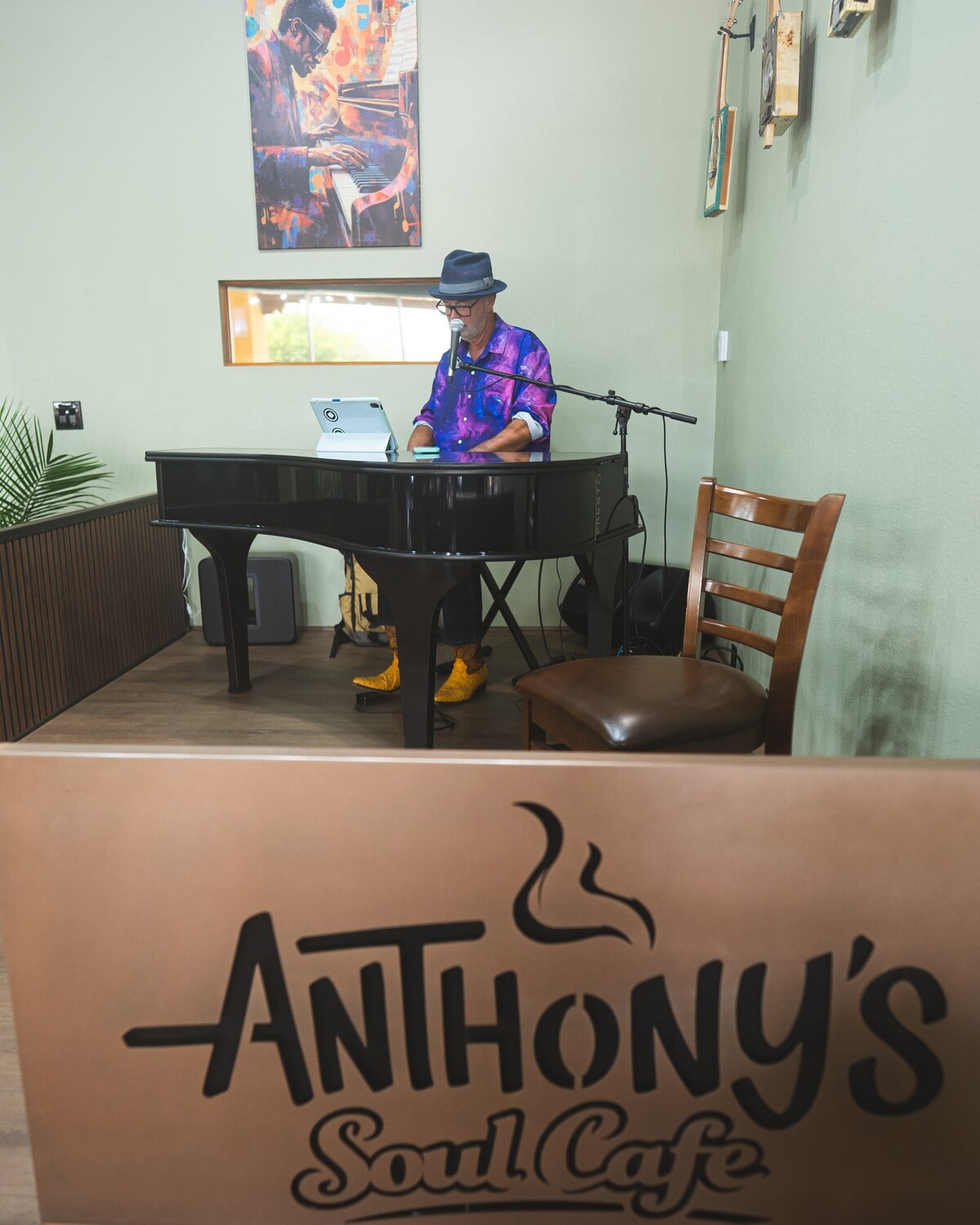 Live music at Anthony's Soul Cafe with piano and local artist